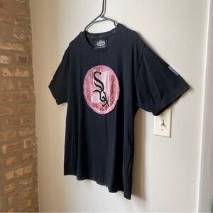 Vintage White Sox Black T-Shirt with Pink Graphic size L 100% cotton